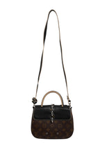 حقيبة Calfskin Monogram Chain It Bag PM سوداء