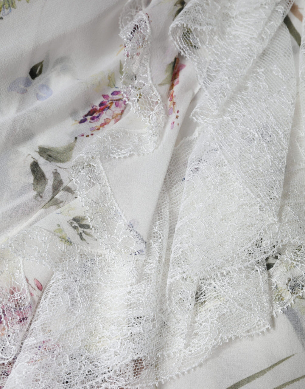 White Floral Ruffles Lace Long Sleeves Maxi Dress